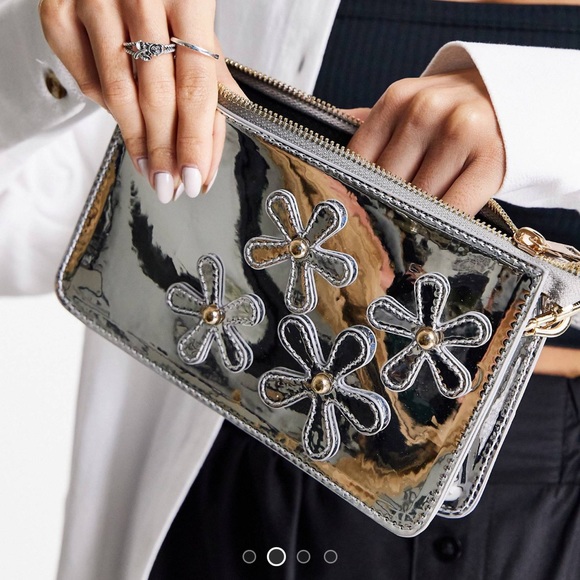 Mini TopShop flower bag in silver. - Picture 1 of 3
